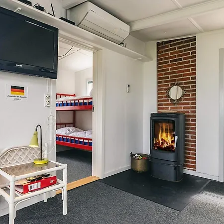 6 Person In Gilleleje-by Traum * Gilleleje